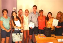 Nuestros alumnos con su certificado